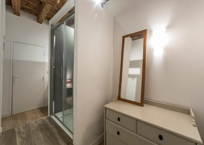 Apartment In | Familial Au Vieux *