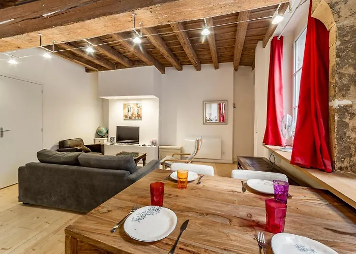 Apartment In | Familial Au Vieux