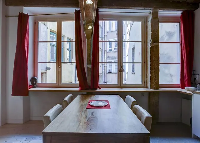 In | Familial Au Vieux Apartment